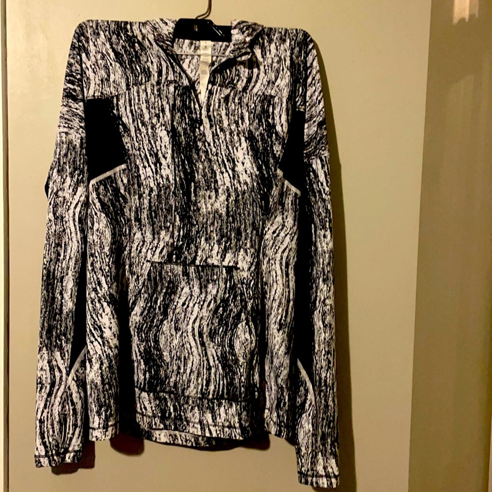 Lululemon black and white pullover jacket size 6